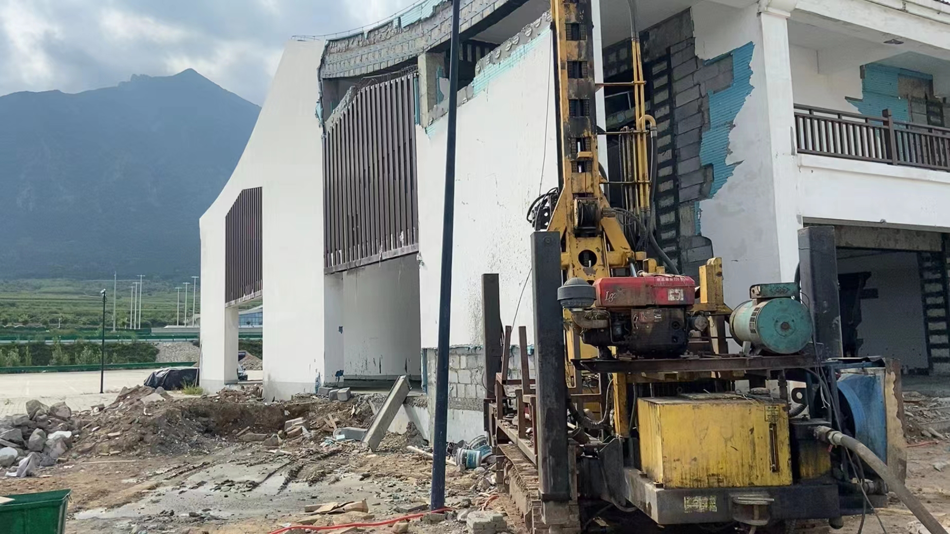 峰峰矿自建房地基下沉如何加固处理
